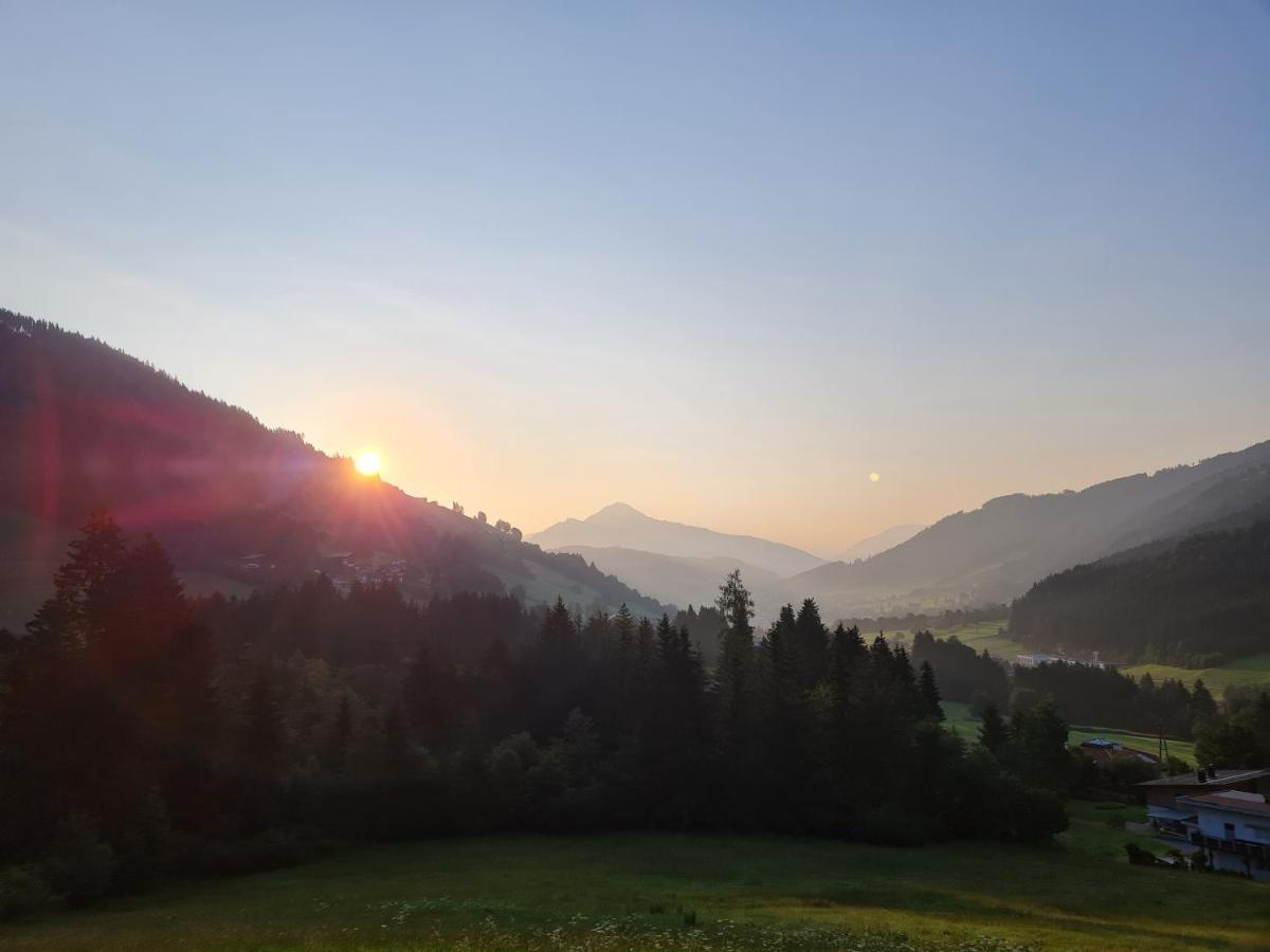 5 Pers. Ferienwohnung mit Traum Aussicht Wildschoenau Exterior foto