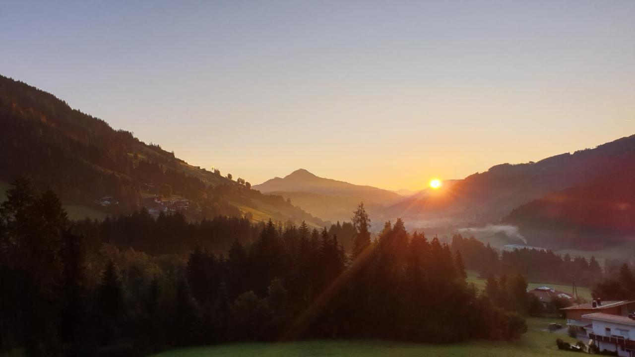 5 Pers. Ferienwohnung mit Traum Aussicht Wildschoenau Exterior foto